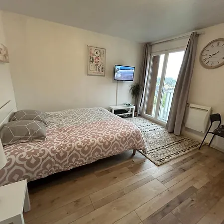 Apartment Proche Parc Des Expositions Et Cdg Renove A 5 Minutes De La Gare