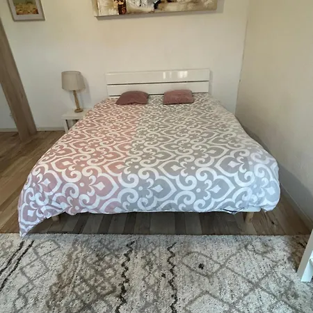 Apartment Proche Parc Des Expositions Et Cdg Renove A 5 Minutes De La Gare